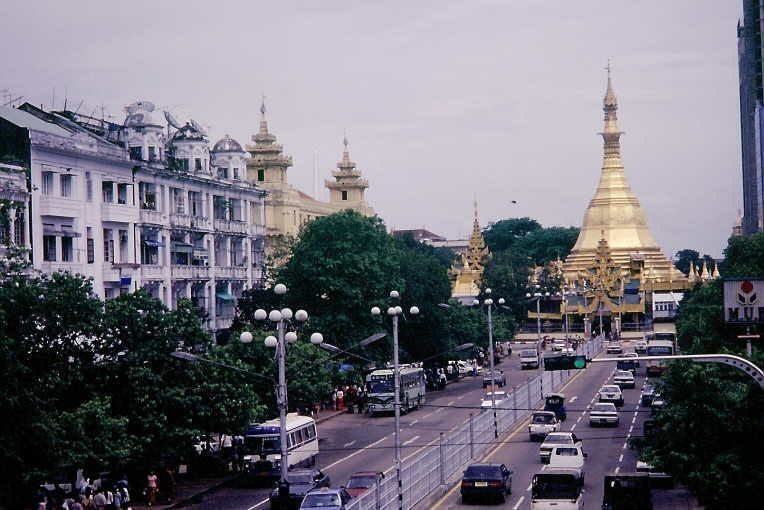 0207KM 85003 08JUN03 Myanmar Yangon.jpg